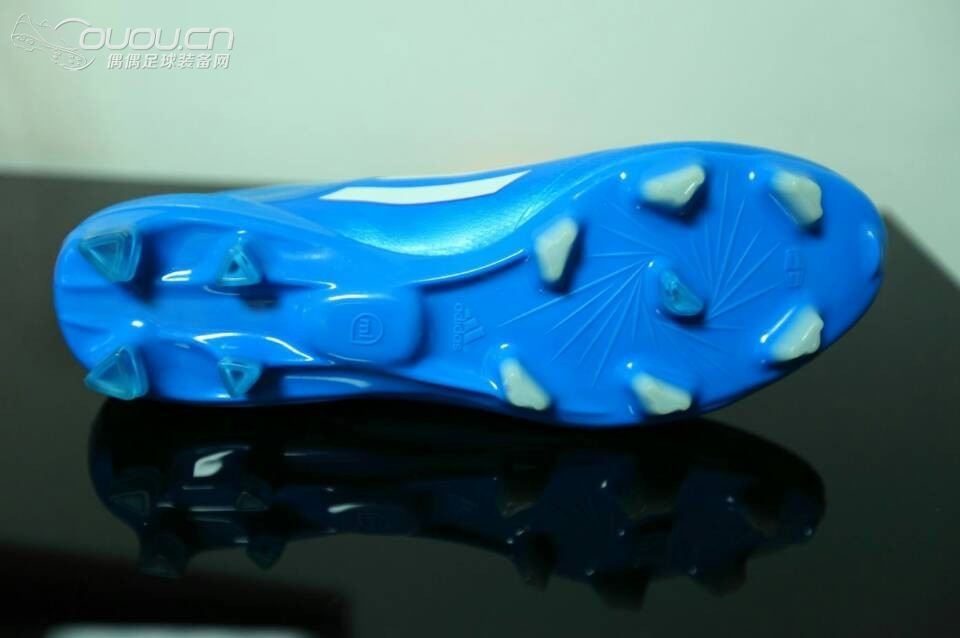 新入桑巴配色战靴,大家围观
