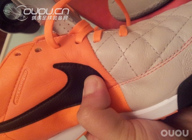 应该是论坛首发2 NIKE TIEMPO LEGACY TF 传奇5 TF