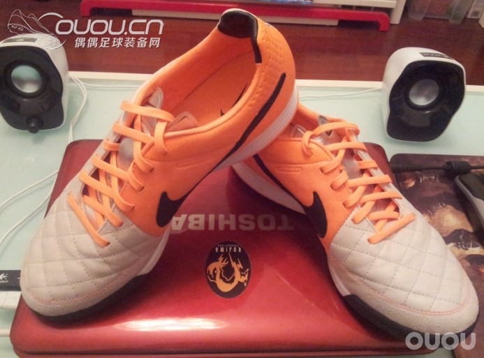 应该是论坛首发2 NIKE TIEMPO LEGACY TF 传奇5 TF