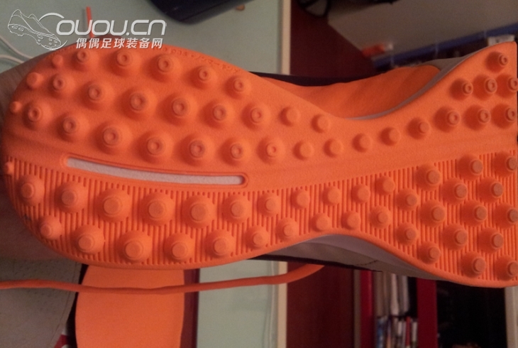 应该是论坛首发2 NIKE TIEMPO LEGACY TF 传奇5 TF