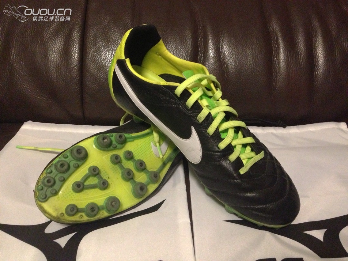 熊孩子过后学会了闷骚,日产黑绿NEO与意产传奇黑绿