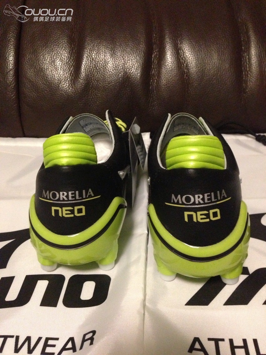 熊孩子过后学会了闷骚,日产黑绿NEO与意产传奇黑绿