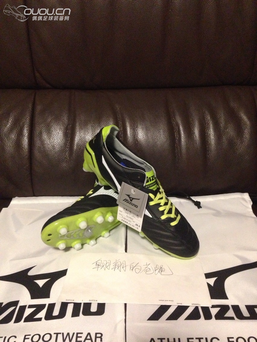 熊孩子过后学会了闷骚,日产黑绿NEO与意产传奇黑绿