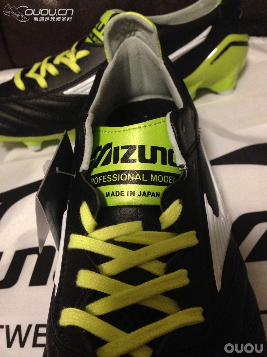 熊孩子过后学会了闷骚,日产黑绿NEO与意产传奇黑绿