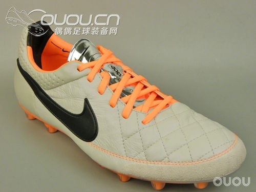 新鞋!! 莫雷拉NEO出新款了!! 传奇5出日版了!