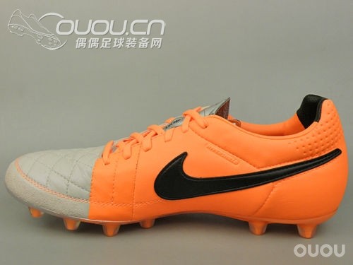 新鞋!! 莫雷拉NEO出新款了!! 传奇5出日版了!