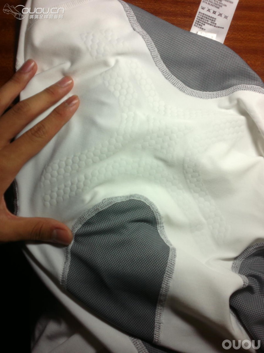 快要入冬了,分享一下自己新装备,拍照时候新发现哦~~