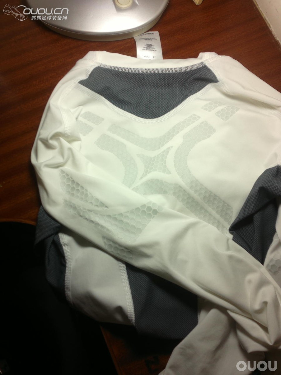 快要入冬了,分享一下自己新装备,拍照时候新发现哦~~