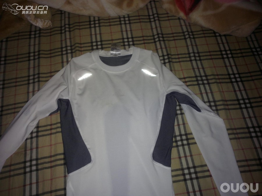 快要入冬了,分享一下自己新装备,拍照时候新发现哦~~