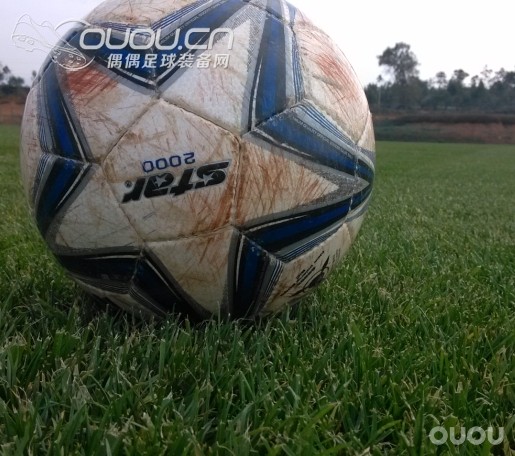 一个新的训练基地、祝大家2014都能踢上真草、