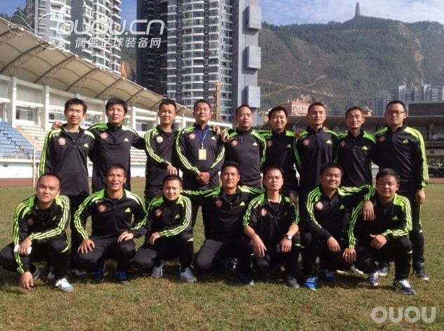 2013我的鞋子、附上球队全家福、