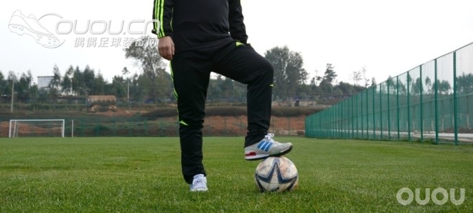 一个新的训练基地、祝大家2014都能踢上真草、