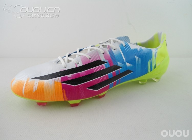 即将发售的阿迪达斯 adizero F50 TRX FG梅西专属配色 彩虹色
