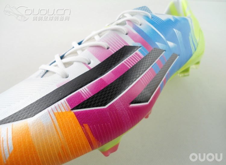 即将发售的阿迪达斯 adizero F50 TRX FG梅西专属配色 彩虹色
