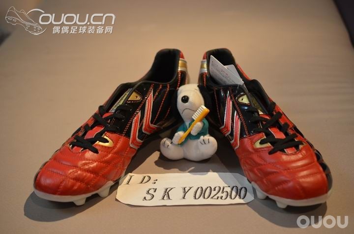 灯红酒绿的黄蜂—Hummel Serrate 2