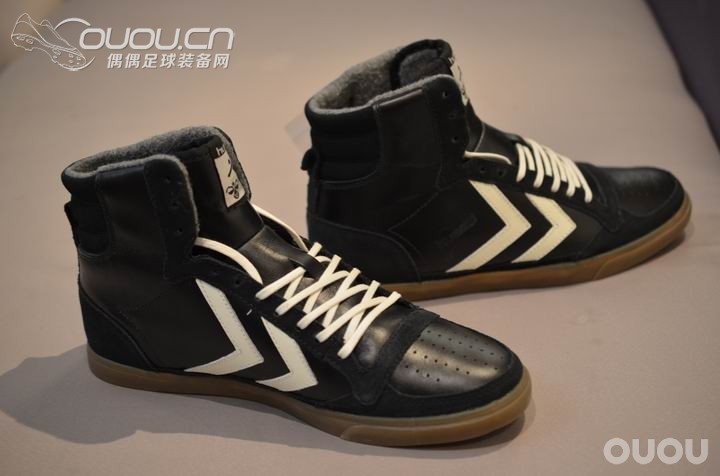 灯红酒绿的黄蜂—Hummel Serrate 2