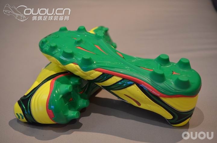 灯红酒绿的黄蜂—Hummel Serrate 2