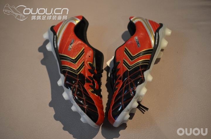 灯红酒绿的黄蜂—Hummel Serrate 2