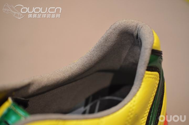 灯红酒绿的黄蜂—Hummel Serrate 2