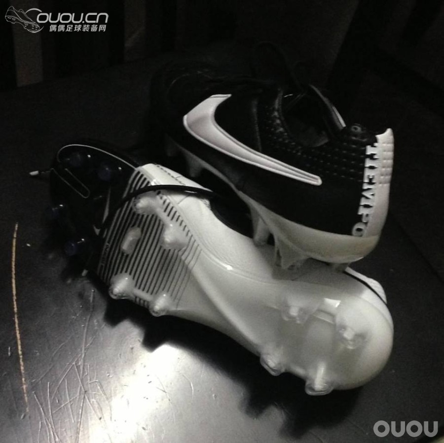 Tiempo Legend V Black/White