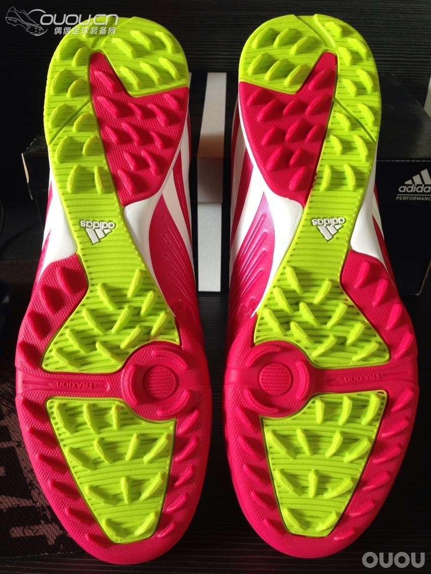 猎13 桑巴粉色 中端 TF 收到拍几张