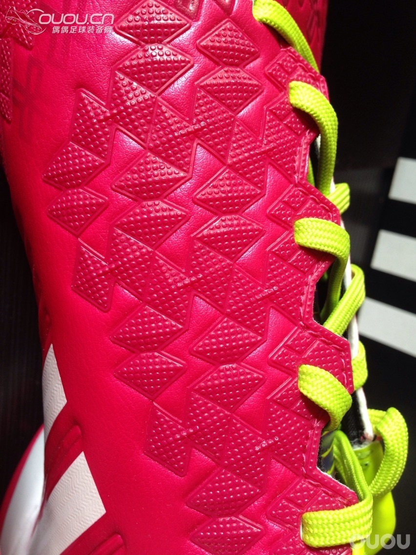 猎13 桑巴粉色 中端 TF 收到拍几张