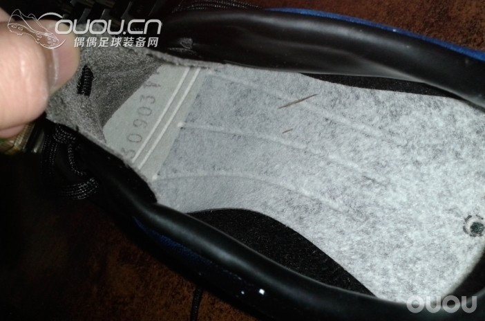 第一次买鞋求帮辨真假。