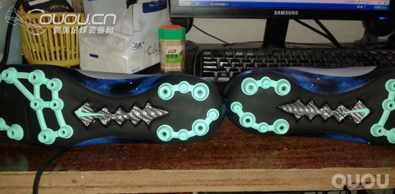 第一次买鞋求帮辨真假。