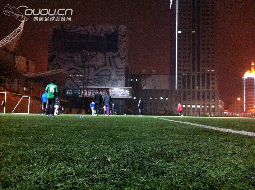 夜场足球,非常过瘾的说。TiempoⅤ,传奇继续。