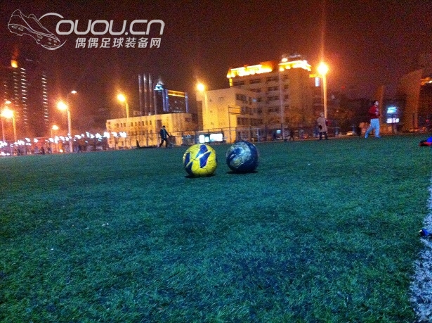 夜场足球,非常过瘾的说。TiempoⅤ,传奇继续。