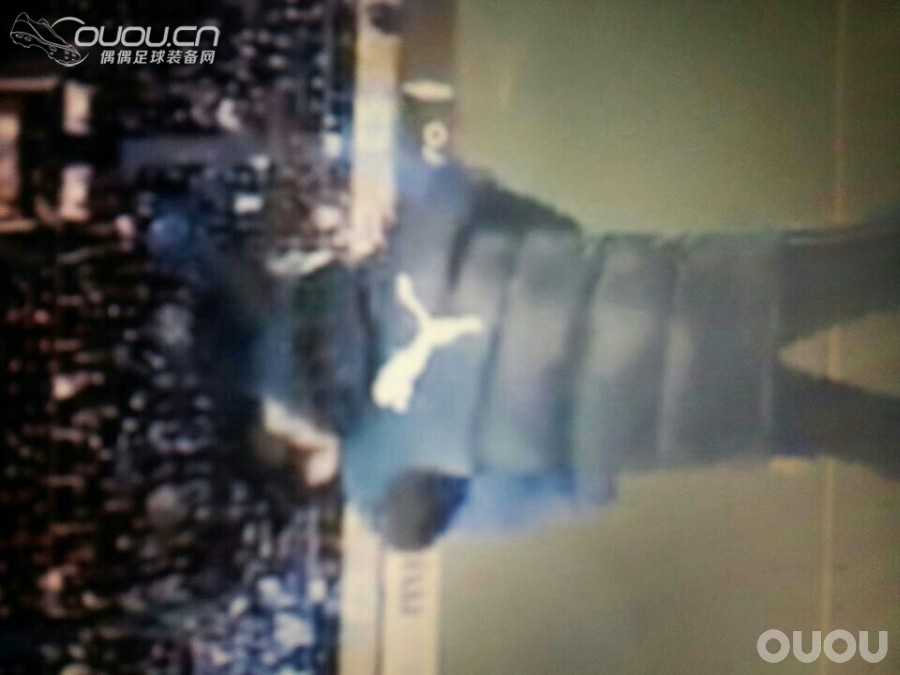 跪求那场日本富山第一高中足球队教练的puma羽绒服哇!