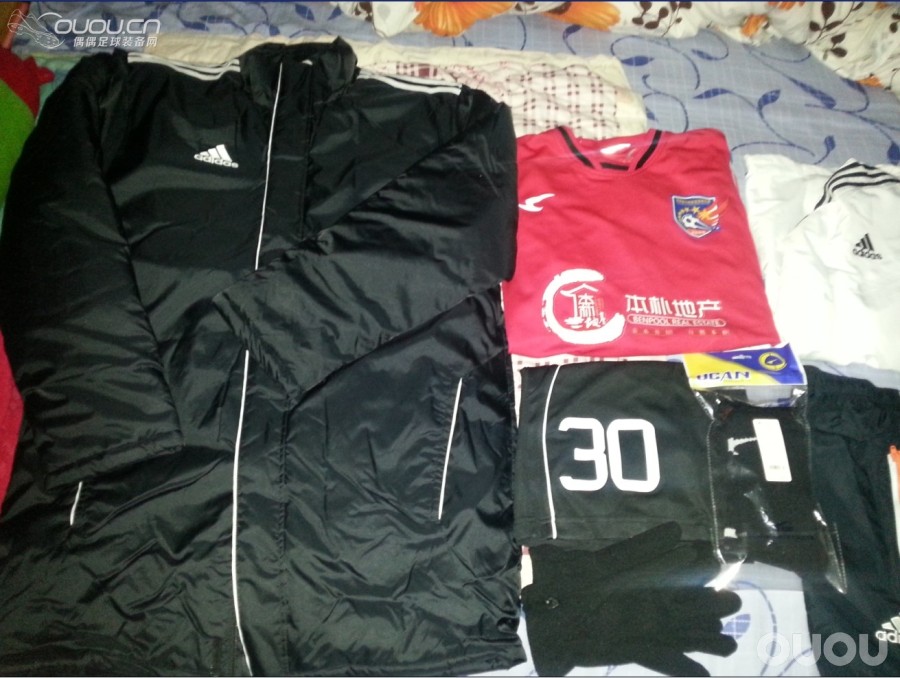 这次拉的这个赞助商还可以,东西配的齐,哈哈