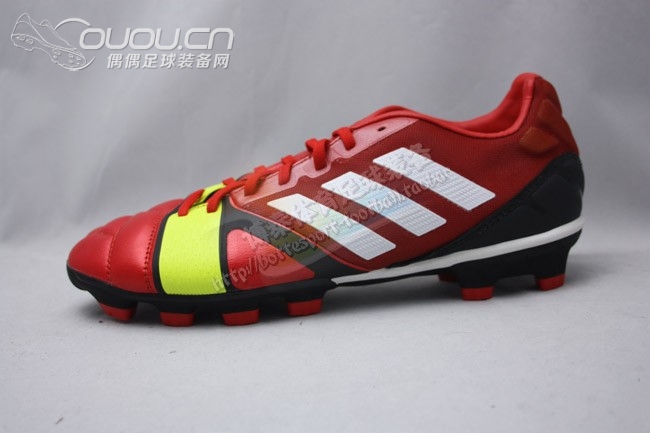 日本专柜nitrocharge 2.0 HG 狂战士2013-14欧冠红色HG足球鞋到货。