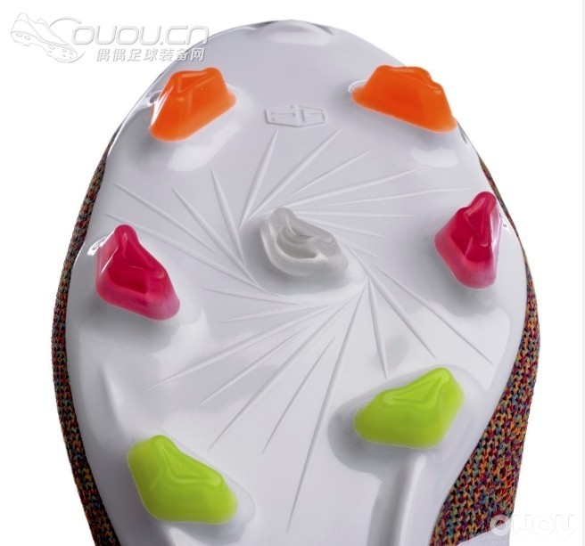 阿迪推出首款针织面料球鞋adidas Samba primeknit