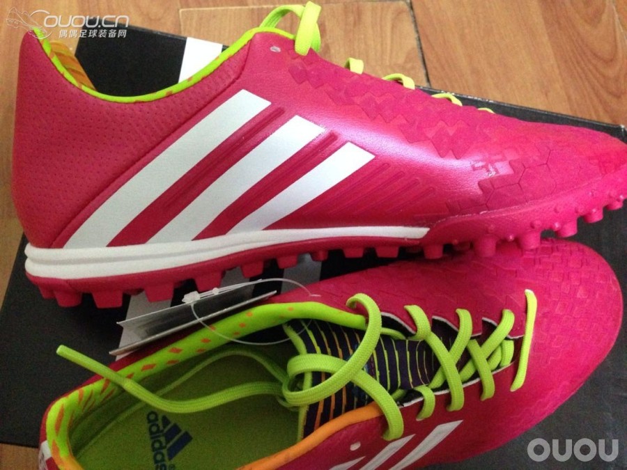 从东京寄来的【猎13 桑巴粉色 次顶级 TF】 刚刚收到,终于得偿所愿。