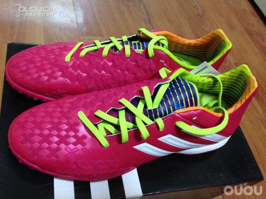 从东京寄来的【猎13 桑巴粉色 次顶级 TF】 刚刚收到,终于得偿所愿。