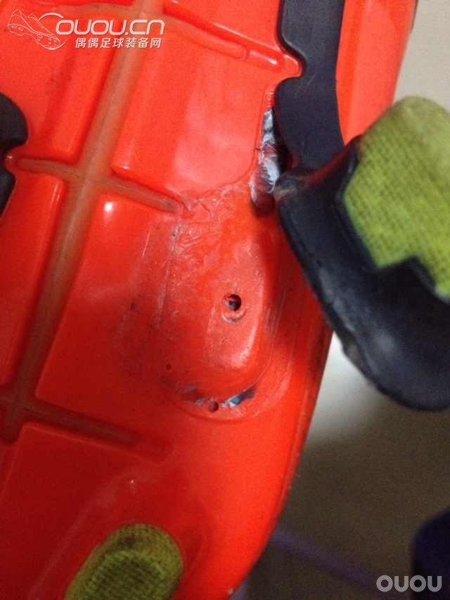 史上寿命最短球鞋。EVOPOWER——更新,一气之下把其他钉子解剖了。—继续更新场地照。