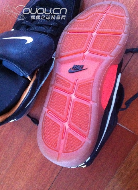 新买的 Tiempo 94 复刻 街鞋 求大家帮忙鉴定下 非常感谢