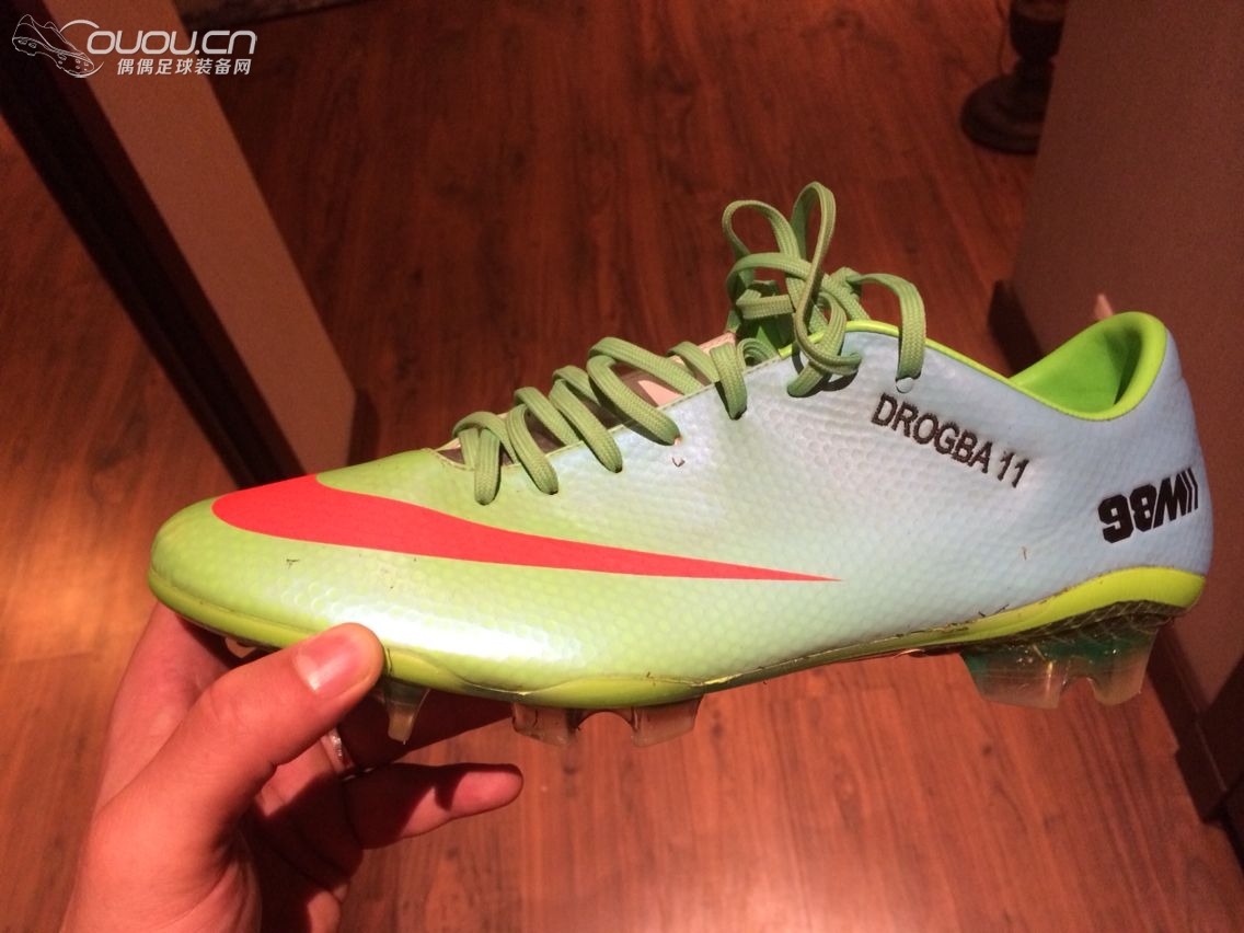 德罗巴落场战靴一张流!