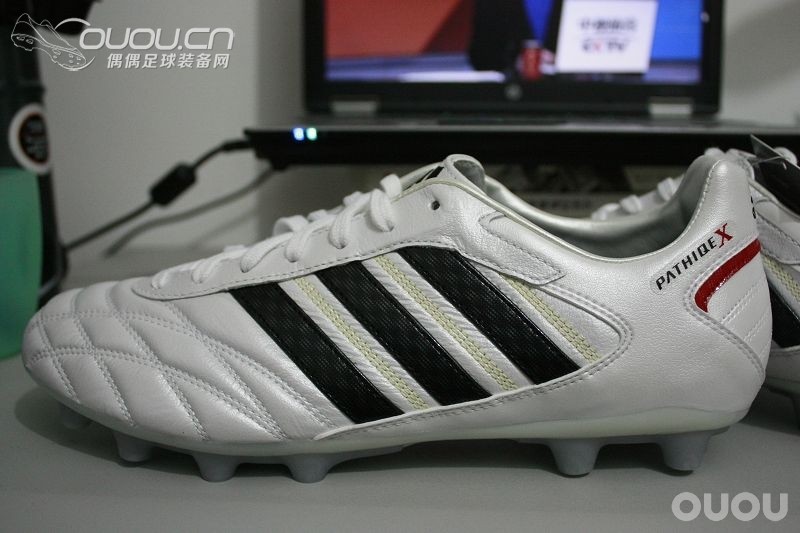 伴着新一代天体之王的加冕典礼,最近变白菜的释迦,附赠猎鹰套装真人兽