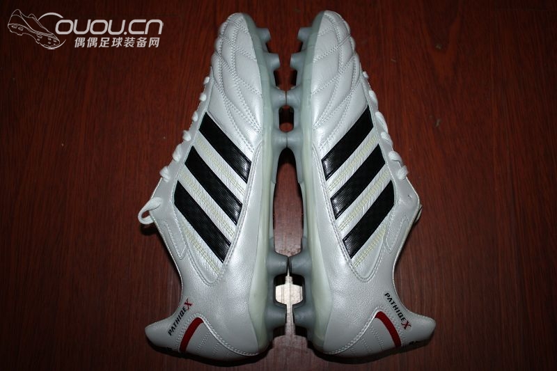 伴着新一代天体之王的加冕典礼,最近变白菜的释迦,附赠猎鹰套装真人兽