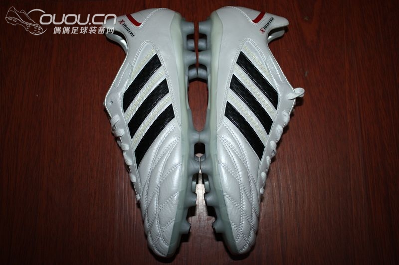 伴着新一代天体之王的加冕典礼,最近变白菜的释迦,附赠猎鹰套装真人兽