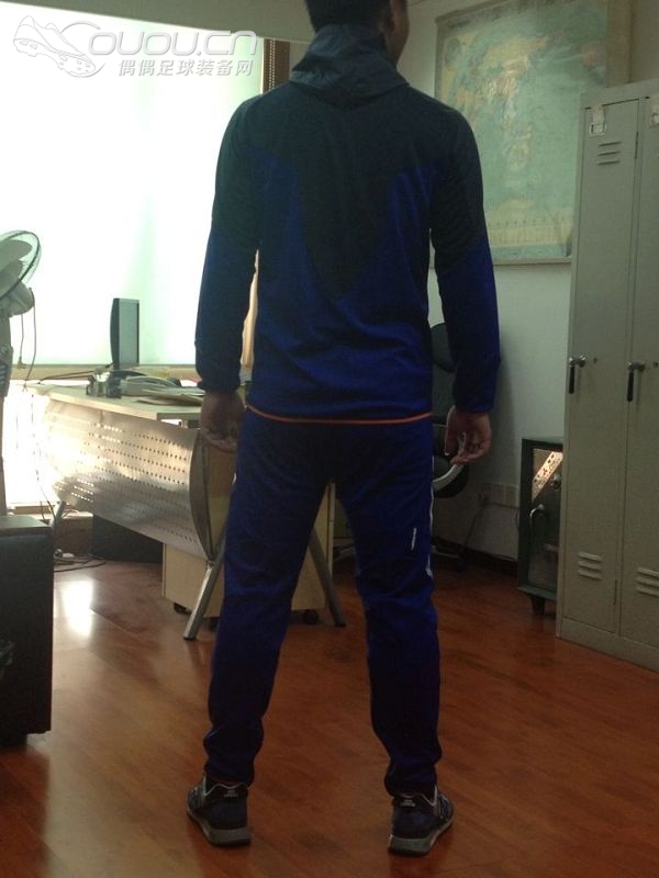 伴着新一代天体之王的加冕典礼,最近变白菜的释迦,附赠猎鹰套装真人兽