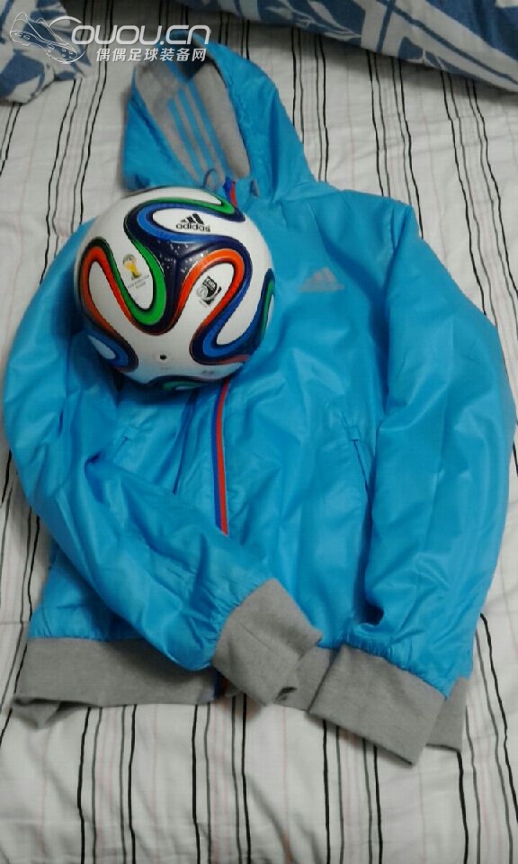 我的新年礼物,巴西世界杯用球桑巴荣耀热粘胶融合版