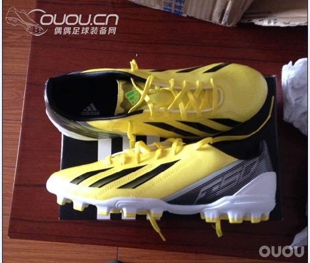 今天新到的阿迪达斯F10 AG