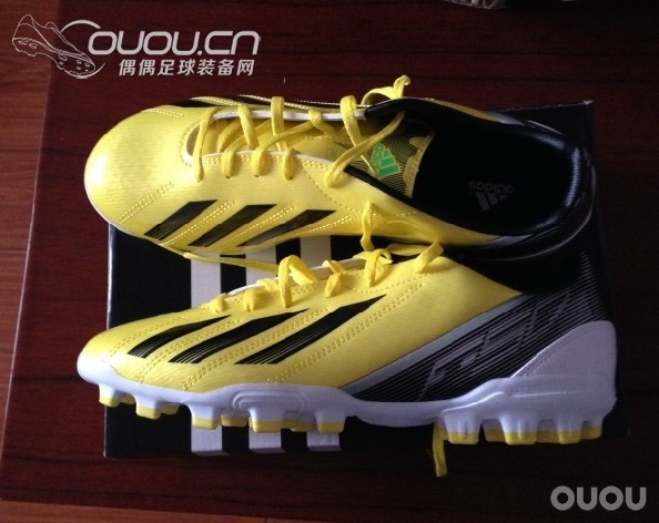 今天新到的阿迪达斯F10 AG