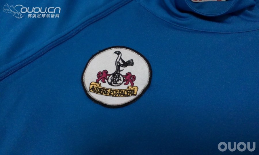 翻出多年前一件“热刺”的鲨鱼皮训练服,估计见过的人不是很多。。