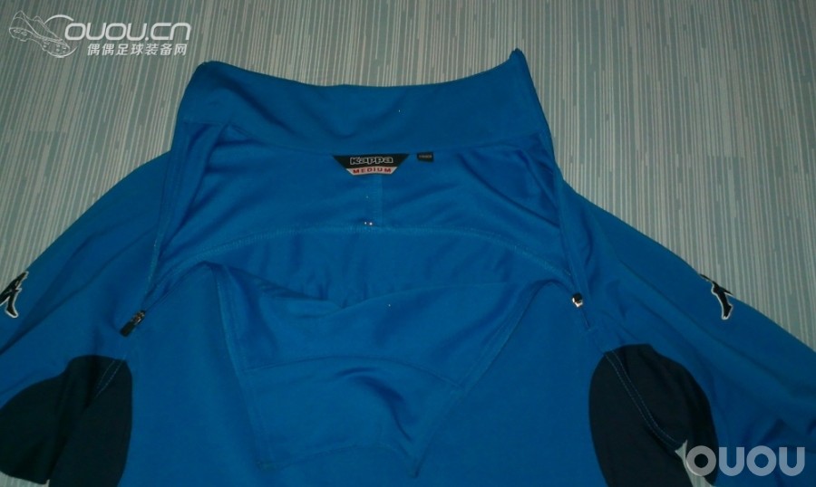 翻出多年前一件“热刺”的鲨鱼皮训练服,估计见过的人不是很多。。