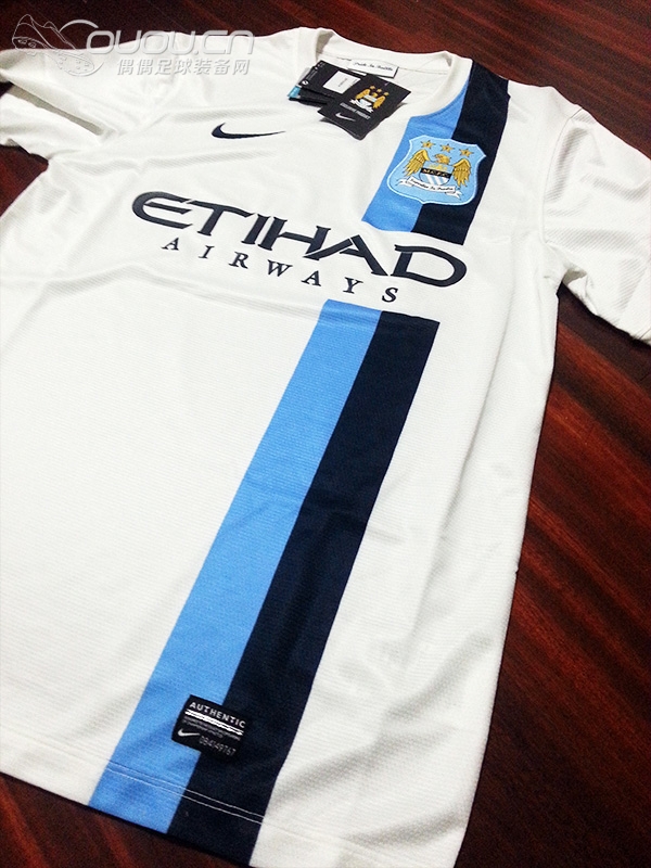分享曼城客场白色球迷版球衣