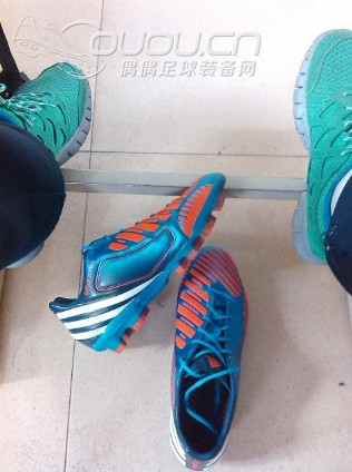 经典回顾,实战之王猎鹰12LZ首发配色顶级HG